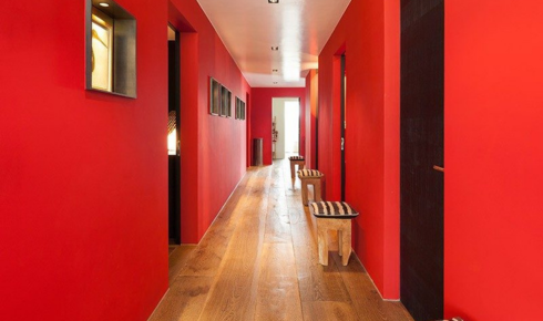 Paint Colour Ideas for Narrow Hallways That Feel Dark and Closed-In